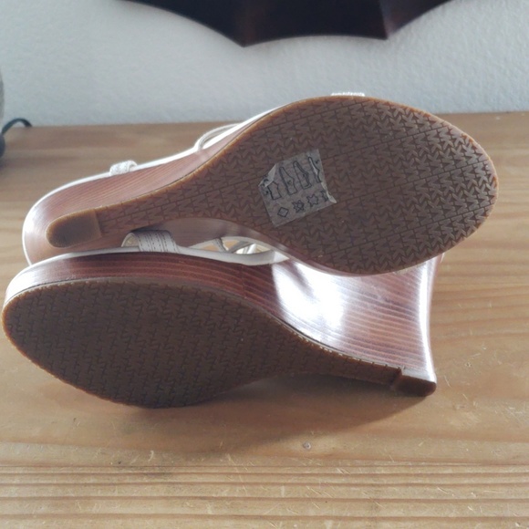Michael Kors Ankle Strap Wedges Ivory Size 8M - Picture 4 of 8